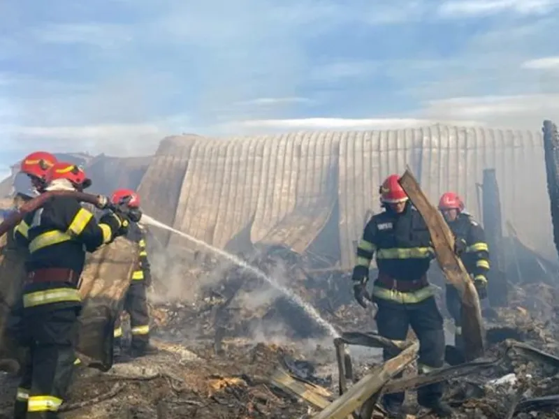 Pompierii au găsit șapte victime carbonizate Foto ISU Prahova