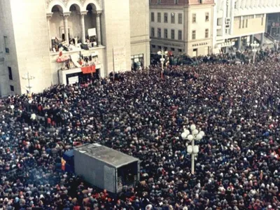 Piața Operei din Timișoara, decembrie 1989/FOTO: radiocluj.ro