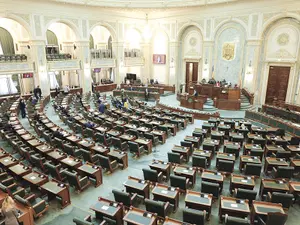 MULTE SCAUNE Lupta pentru un loc în Parlament se încheie pe 6 decembrie - Foto: INQUAM PHOTOS/ George Călin