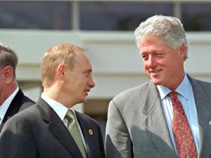 Bill Clinton: Putin a sacrificat viețile marinarilor din submarinul Kursk pentru a proteja secretele nucleare ale Rusiei