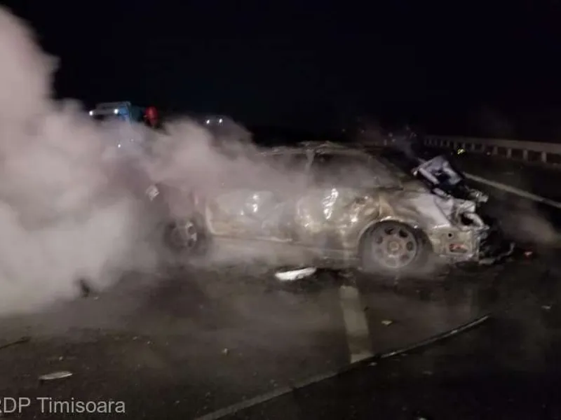 Un accident soldat cu doi morţi şi cinci răniţi, produs joi seară pe autostradă, în judeţul Arad. / Foto: agerpres.ro