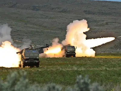 „Vikingii” își fac „zid de scuturi” cu sisteme HIMARS de 580.000.000$ de la Lockheed Martin - Foto: Profimedia images