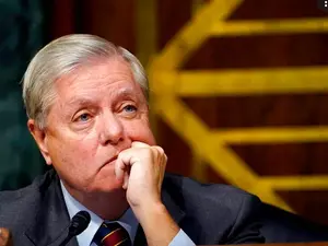 Lindsay Graham spune că are simptome ușoare ale bolii. FOTO: Facebook