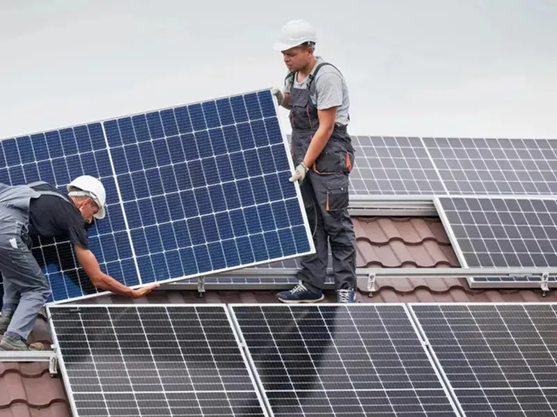 Îți pui panouri fotovoltaice? Compară sistemele ofertate. Cele ieftine au componente proaste - Foto: Istock (Imagine cu rol ilustrativ)