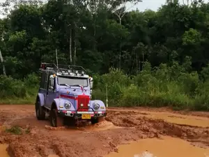 IMS-ul, primul off-roader românesc, face de rușine multe off-roadere și după 60 de ani. / Foto: captură video