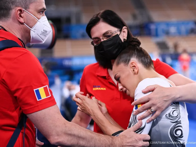 Larisa Iordache a ratat finala olimpică la bârnă, din cauza durerilor. Foto COSR