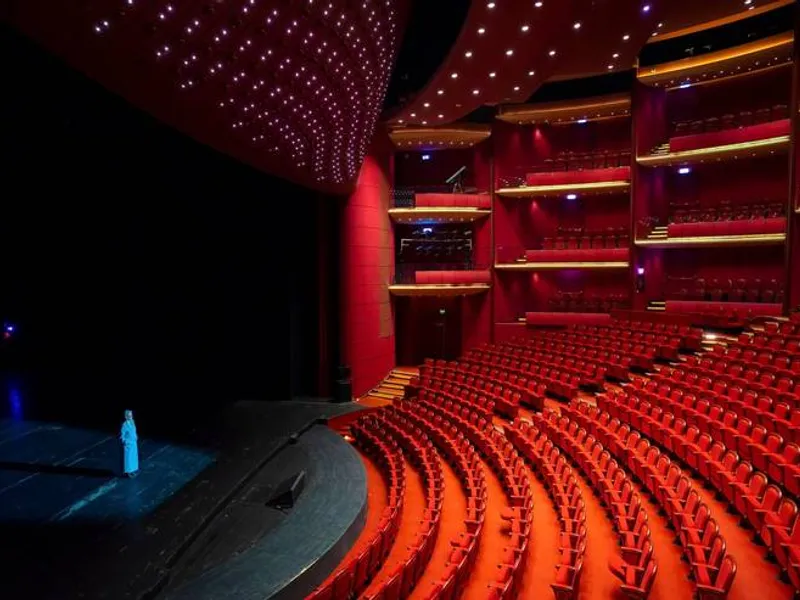 Spectacolele la Teatrul Național din București se reiau de la mijlocul lunii mai. Foto: RFI