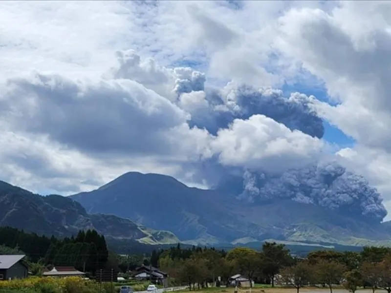 Cel mai mare vulcan activ din Japonia a erupt /foto: japan times