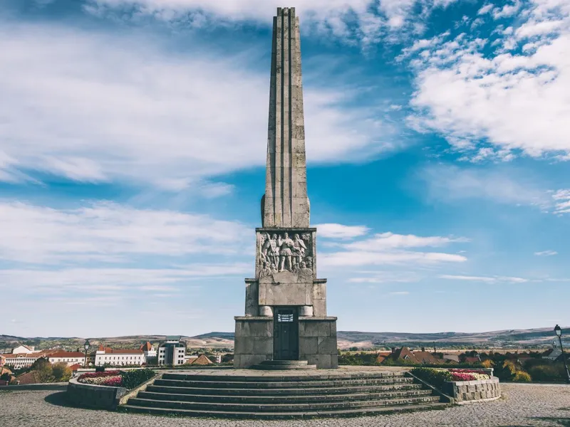 Obeliscul dedicat eroilor martiri Horea, Cloșca și Crișan - Foto: albaqr.ro