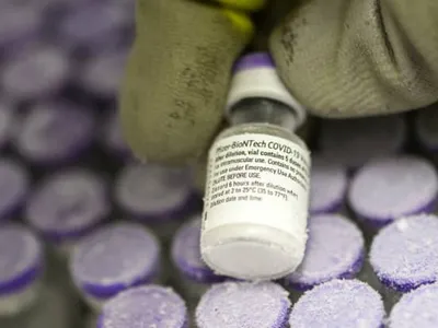 Doză de vaccin anti-COVID al Pfizer/BioNTech/FOTO: Getty