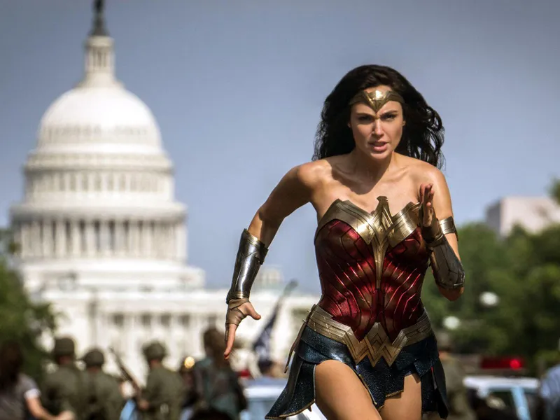 Actriţa Gal Gadot, cunoscută pentru rolurile din filmele „Wonder Woman”, a anunţat că aşteaptă al treilea copil. / Foto: nme.com