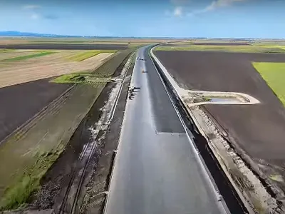 VIDEO Vestea momentului. 200 km de autostradă, deschiși în 2024. Unde sunt tronsoanele? - Foto: captură video YouTube/Raducu P Drum