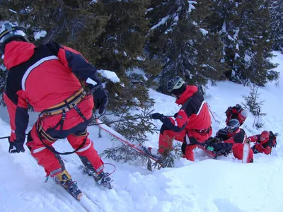 Salvamonții au făcut „noapte albă” în încercarea de a salva 86 „rătăciți” aflați pe munți într-o zi - Foto: Facebook/ Salvamont Romania-Dispeceratul National Salvamont