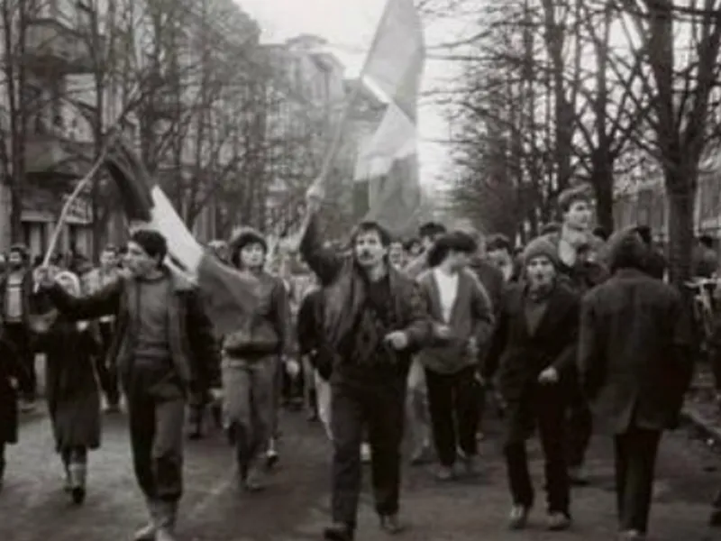 37 de ani de la revolta anticomunistă de la Braşov din 1987. „Vrem mâncare și căldură!” - Foto: hitfm.ro