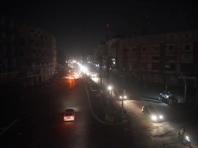 Blackout total, în Pakistan. / Foto: Profimedia