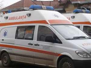 Un șofer de ambulanță a făcut atac cerebral la volan, în drum spre o urgență Foto: Facebook/ Serviciul de Ambulanță Suceava - rol ilustrativ