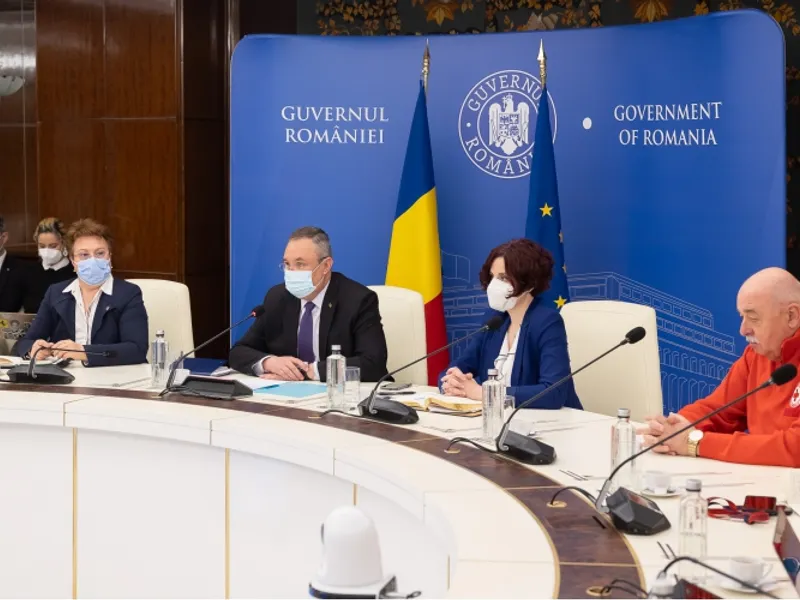 Ciucă cere autorităților să lucreze cu societatea civilă în problema refugiaților/ FOTO: gov.ro