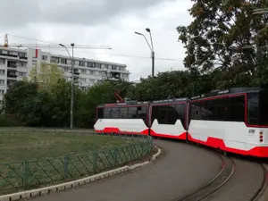 Tramvaiul V3A 4036, modernizat la STB. Captură video