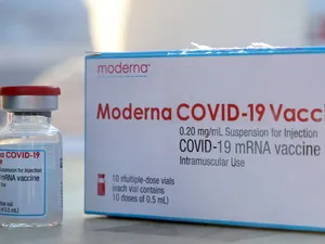 O nouă tranșă de 106.800 doze de vaccin anti-COVID Moderna ajunge în România. / Foto: digi24.ro