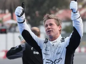 Imagini cu Brad Pitt prăbușindu-se, după ”accidentul” de la filmările pentru noul film cu Formula 1. Cum a fost surprins celebrul actor american