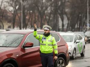 30.000 € amendă dacă avertizezi un alt șofer că pe drum e poliție. Pe ce șosele se aplică? - Foto: Profimedia Images (Imagini cu rol ilustrativ)