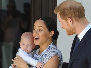 Prinţul Harry susține că s-a mutat în Statele Unite împreună cu soţia sa, Meghan, şi copilul lor pentru a rupe un "ciclu de suferinţă" în familia sa. / Foto: sky.com