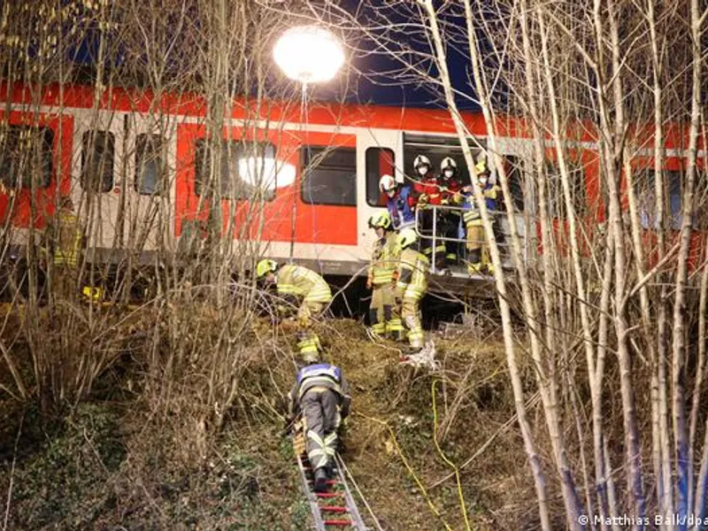 Accident feroviar în Germnaia. 18 persoane au fost rănite în urma ciocnirii dintre două trenuri/FOTO: Dw.com