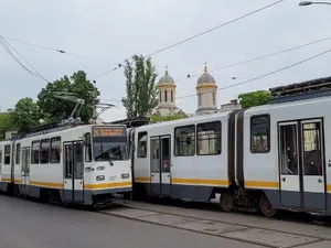 Un minor a fost lovit de un tramvai în București pe bulevardul Timișoara. Trafic blocat în zonă/FOTO: Facebook/STB