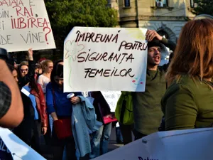 Protestul împotriva violenței domestice, din 2018, organizat de activistele feministe din România. FOTO: Rețeaua pentru prevenirea și combaterea violenței împotriva femeilor