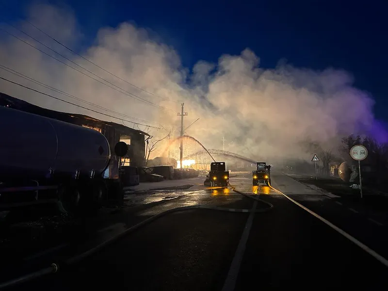 Răniții din explozia din Crevedia duși în Vest. Fără spital de mari arși la 8 ani de la Colectiv - Foto: IGPR