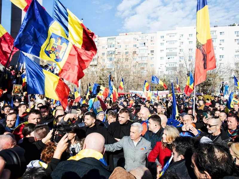 Jurnaliștii au fost bruscați violent de bodyguarzii lui Călin Georgescu Foto: Mugur Vărzariu