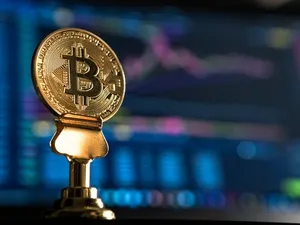 Bitcoin a crescut cu 40% în ultima lună și se apropie de maximul său istoric/FOTO: Unsplash