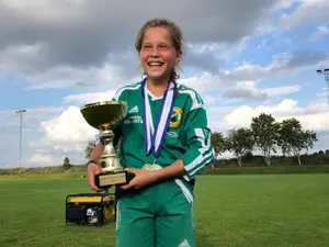 Luana Cotrău, fetița din România selecționată în naționala de fotbal U14 a Norvegiei Foto: Facebook