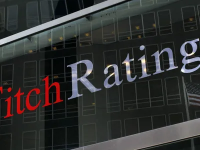 Fitch este sceptică cu privire la faptul că ţinta de deficit de 2,6% din PIB va fi atinsă.