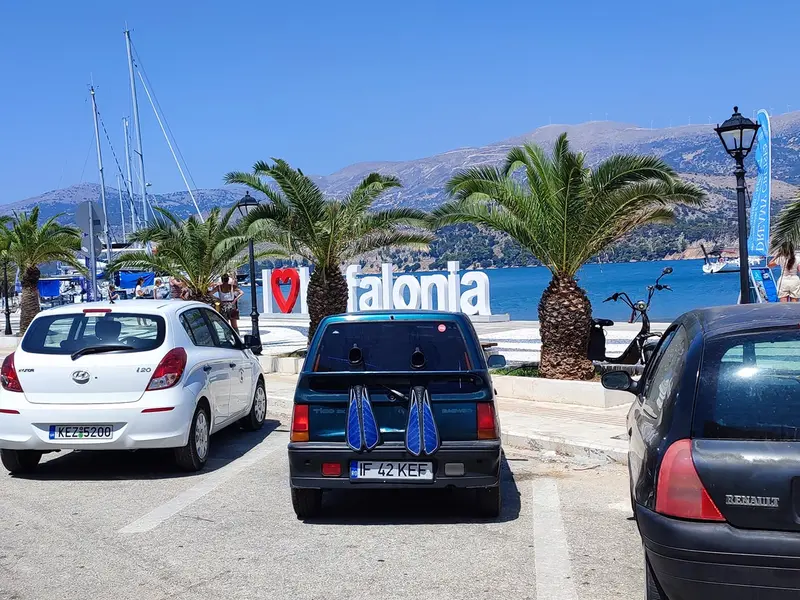 Vacanță „extremă”: 3 adulți și un copil, în Kefalonia cu un Tico: „Săraca mașină gâfâia”. / Foto: Ion Iliescu, Facebook