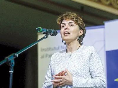 Angela Cristea  este șefa Reprezentanței Comisiei Europene în România