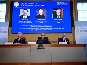 Premiul Nobel pentru Fizică pe 2022 a fost acordat cercetătorilor Alain Aspect, John F. Clauser şi Anton Zeilinger. / Foto: Profimedia