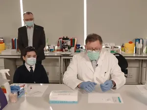 Ministrul Sănătății vrea să renunțe la stimulentele financiare pentru vaccinare. Foto: captură video