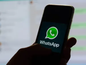 Atenție la mesajele frauduloase pe WhatsApp: Un sucevean s-a ales cu un credit de 40.000 de lei - Foto: Profimedia images