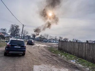 Au dat foc unor deșeuri chiar în timpul vizitei ministrului Mediului/FOTO: Facebook