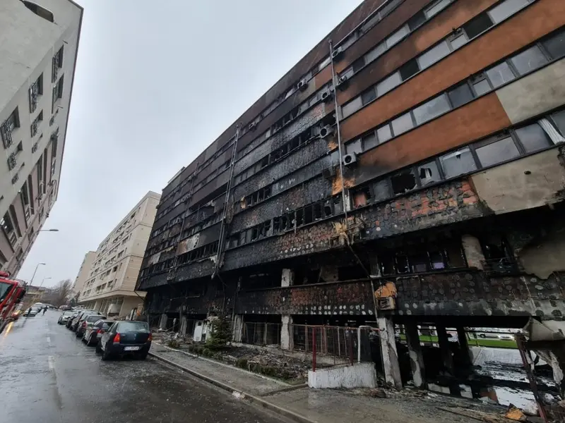 Blocul mistuit de flăcări din Constanța: anchetă, pentru distrugere prin incendiere. / Foto: ziuaconstanta.ro