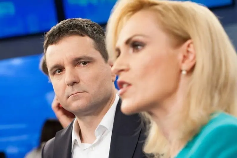 Nicușor Dan (susținut de USR-PLUS și PNL) și Gabriela Firea (PSD) se bat pentru Primăria Capitalei. Sursa foto: republica.ro