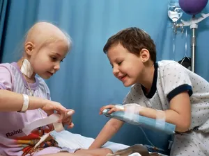 Copiii bolnavi de cancer din Mureș nu mai pot beneficia de sprijinul voluntarilor din cauza restricţiilor impuse de pandemie/FOTO: Unsplash.com