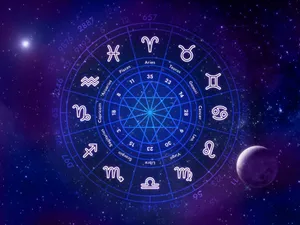 HOROSCOP 21 decembrie Moș Crăciun vine cu surprize pentru zodiile de Apă. Vezi ce le-a pus sub brad Foto: Pexels (fotografie cu caracter ilustrativ)