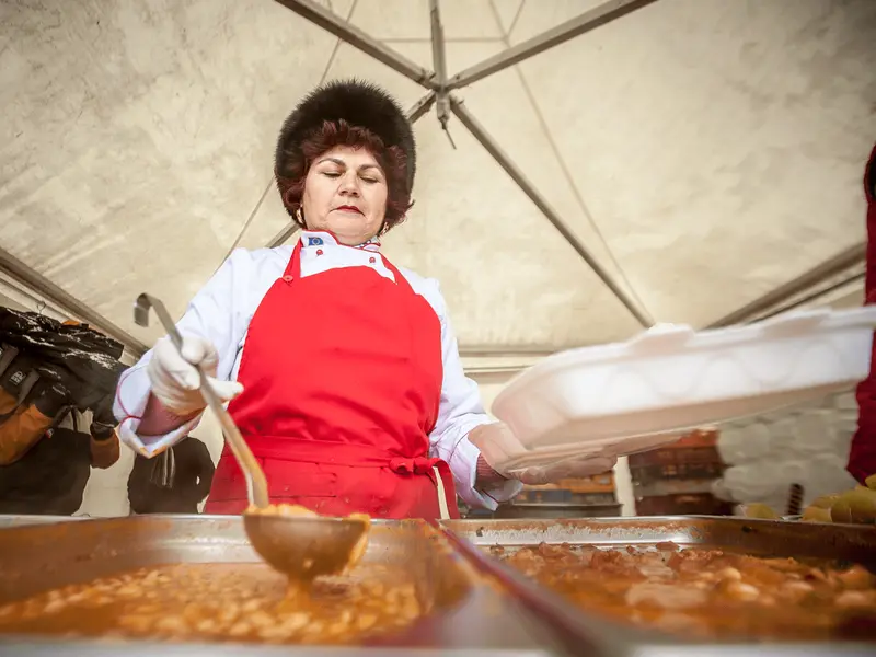 Motivul pentru care se mănâncă fasole cu ciolan de Ziua Națională. Ce fac românii de 1 decembrie? - Foto: Click / imagine cu caracter ilustrativ