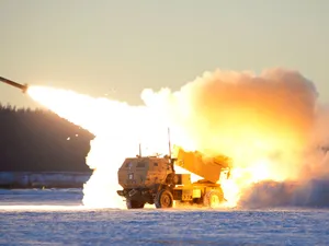 Putin e în corzi. Sistemele HIMARS și MLRS americane au schimbat raportul de forțe în Ucraina - FOTO: Profimedia