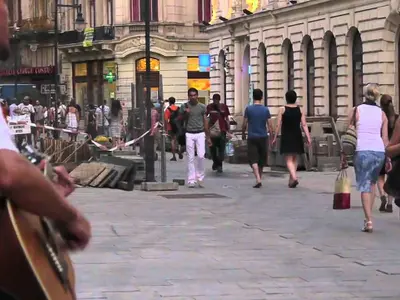 Examen pentru artiștii care vor să cânte pe străzi. Cei cu note peste 8 pot cânta în centru Foto: captură video Youtube (fotografie cu caracter ilustrativ)