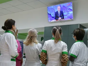 Putin, internat pentru a i se extrage lichid abdominal. Televiziunile folosesc colaje înregistrate / Profimedia