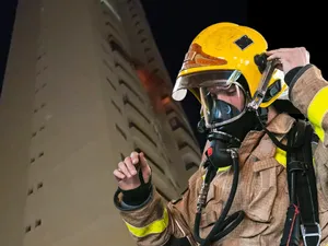 Incendiu la un bloc din țara care găzguiește peste 1.1 milioane de români. 3 oameni au pierit - Foto: Profimedia images