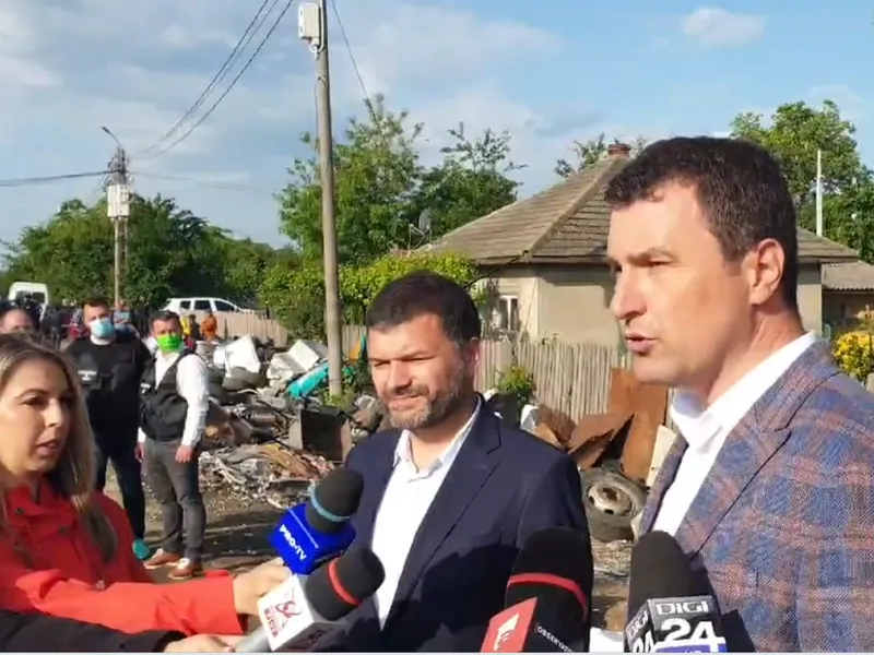 La Sărulești au fost găsite 5000 de tone de deșeuri Foto: captură video Facebook